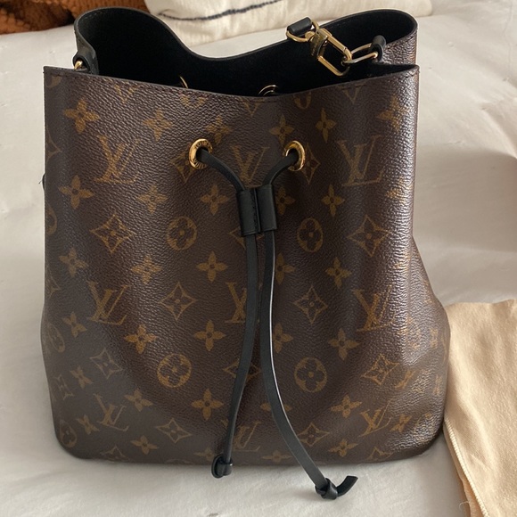 Louis Vuitton NeoNoe - Picture 2 of 5